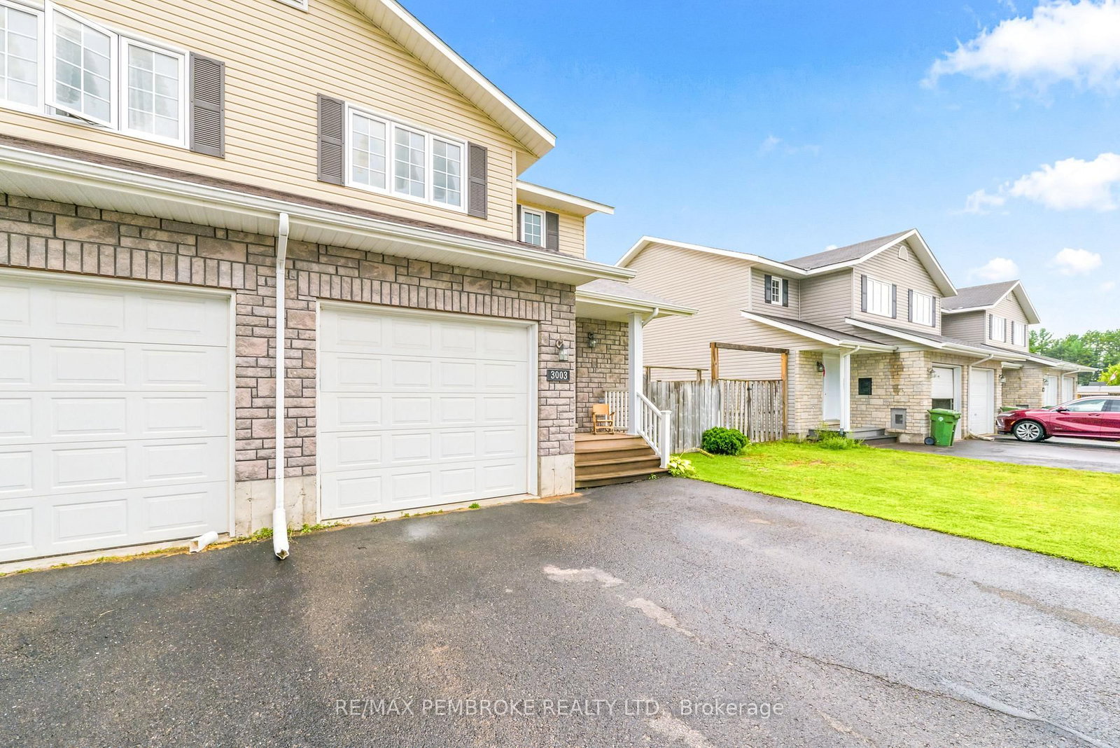 3003 Sandstone Crescent • Petawawa, ON photo 4
