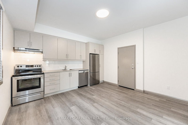 2A - 36 Grant Avenue