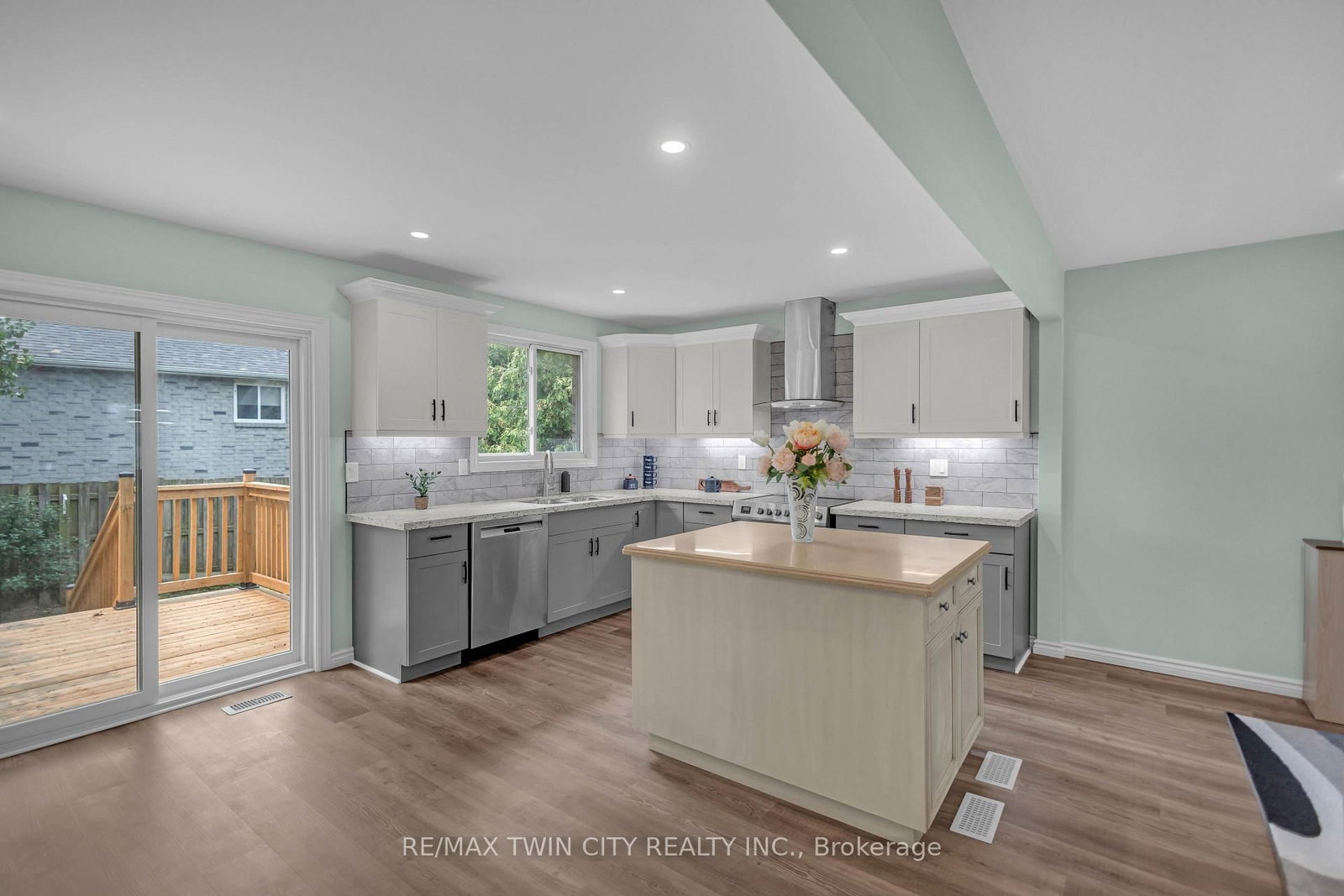 4 Dowden Avenue • Brantford, ON photo 13