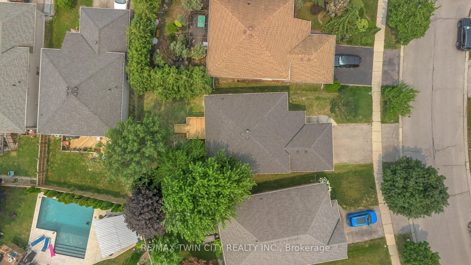 4 Dowden Avenue • Brantford, ON photo 47