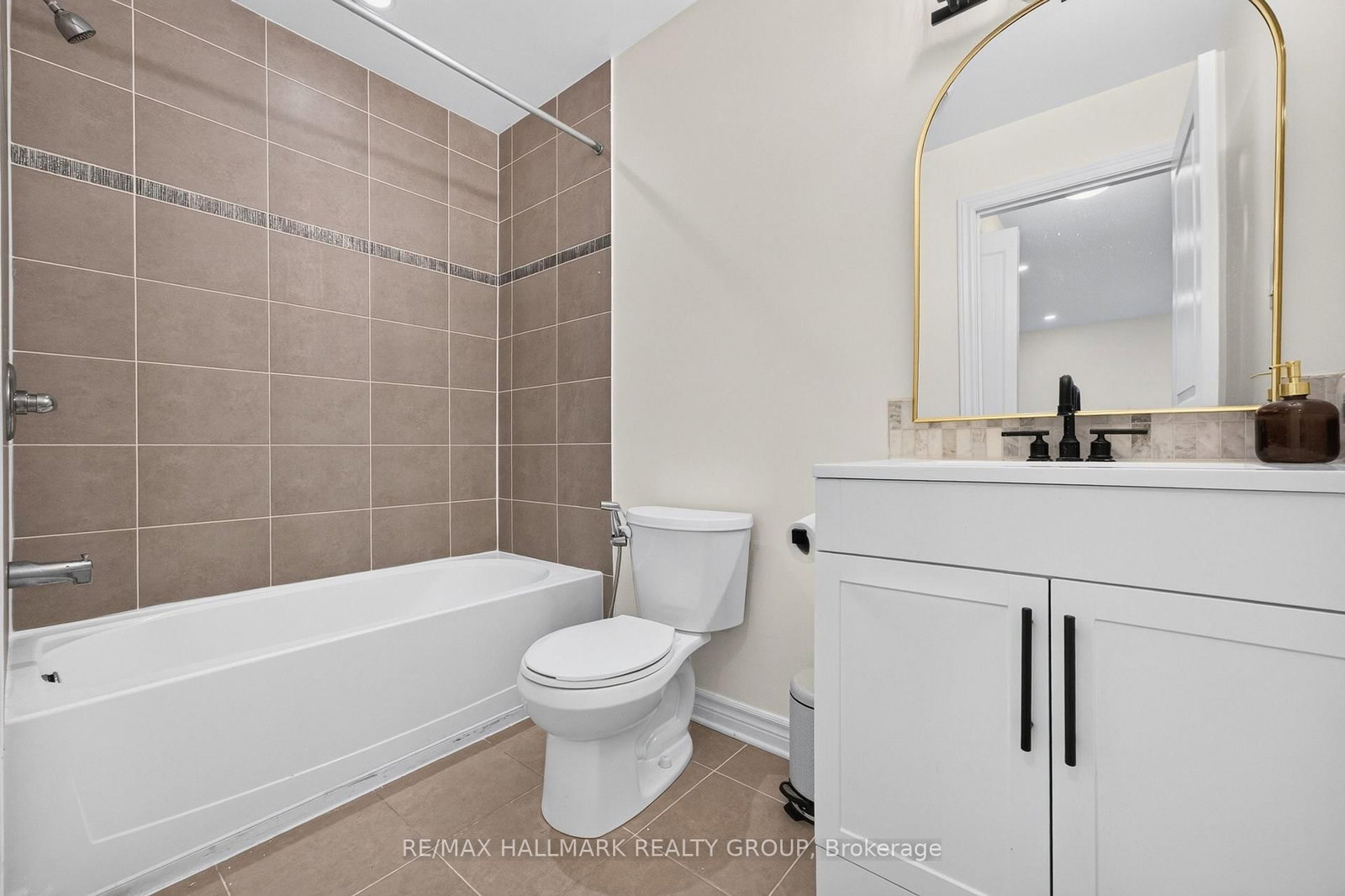 192 Springbeauty Avenue • #7 • Ottawa, ON photo 32