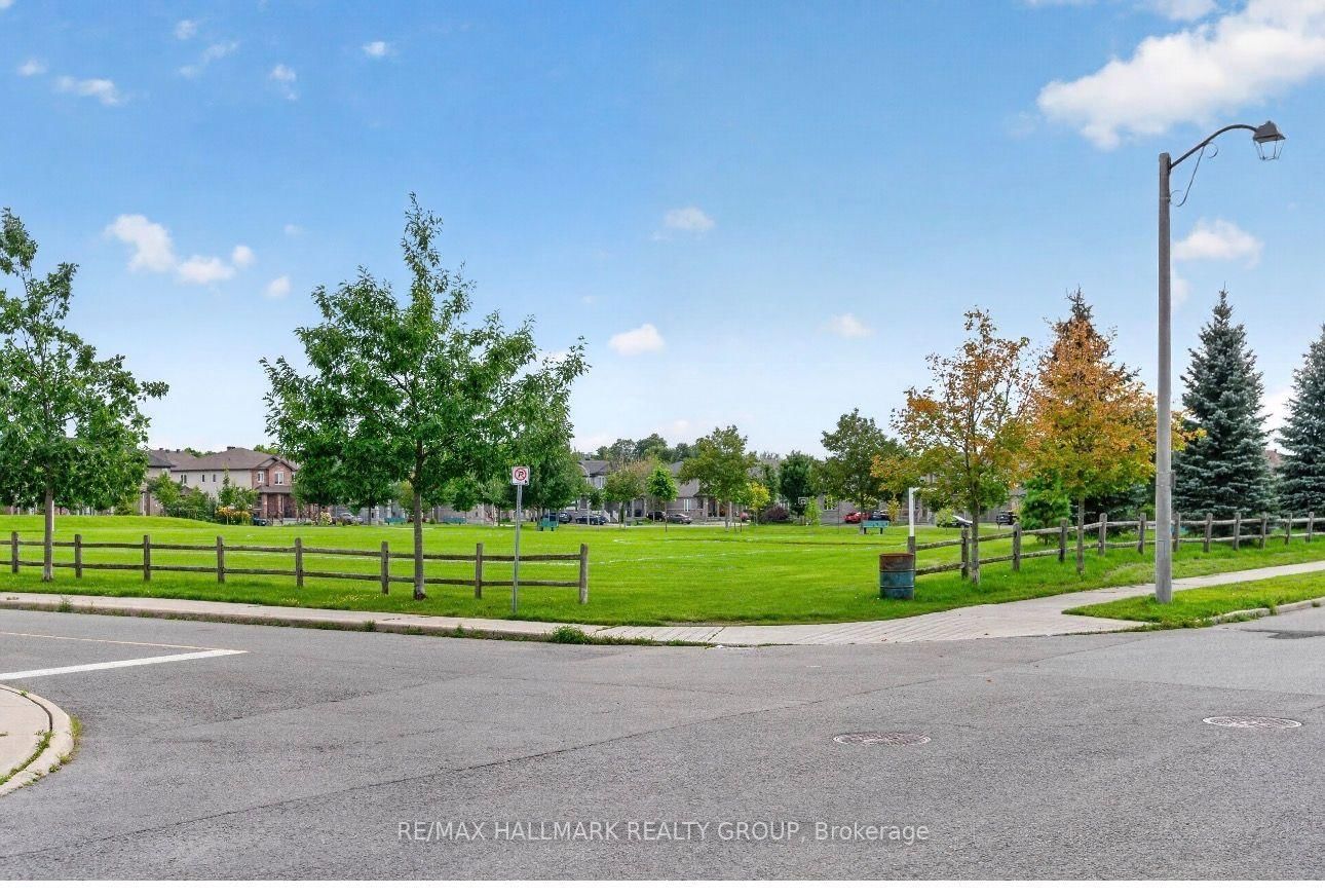 192 Springbeauty Avenue • #7 • Ottawa, ON photo 37