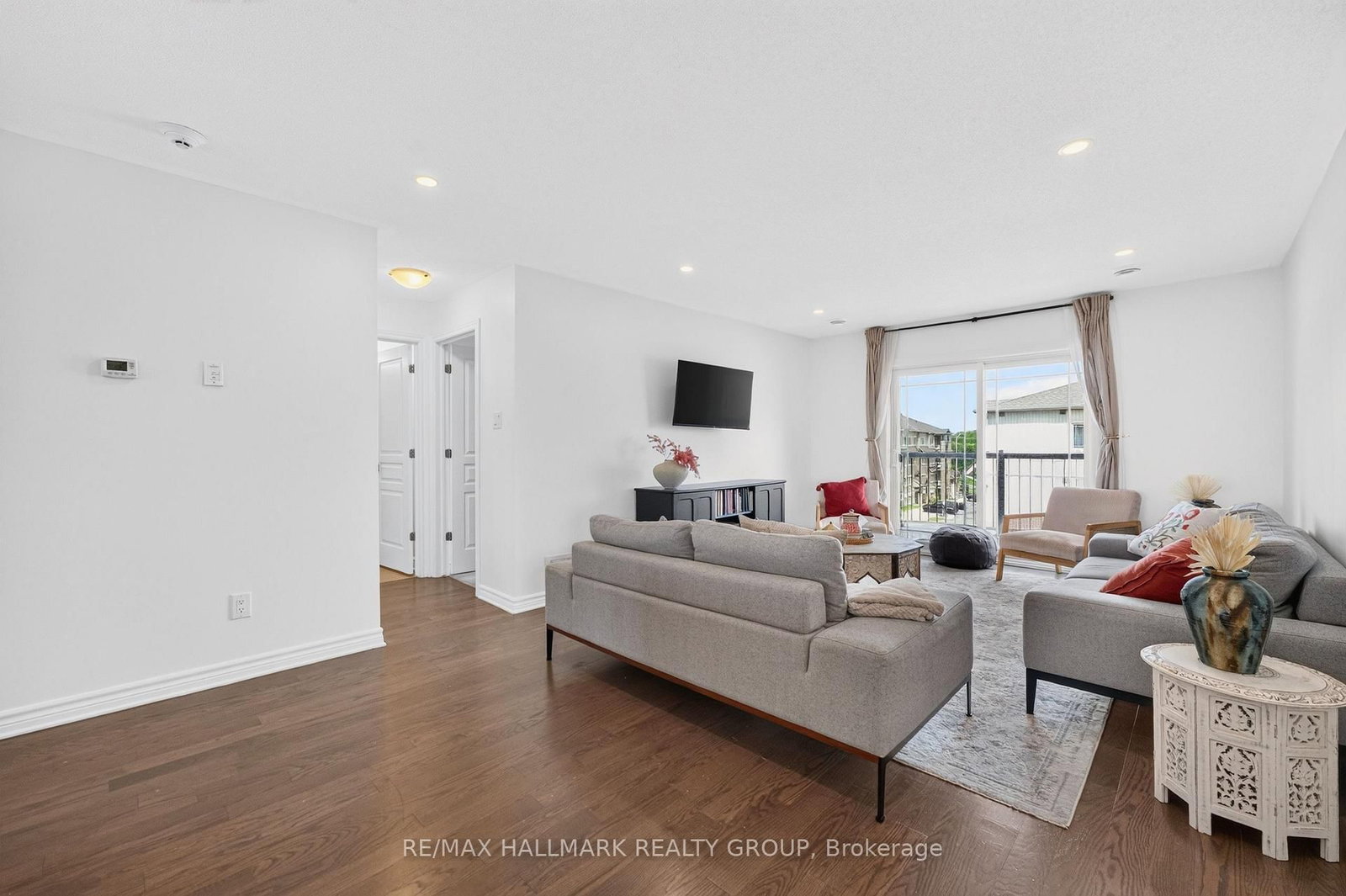 192 Springbeauty Avenue • #7 • Ottawa, ON photo 8