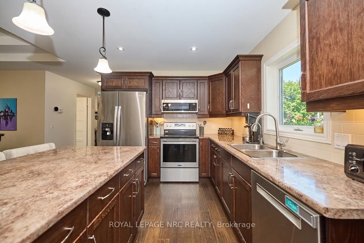 171 Classic Avenue • Welland, ON photo 8