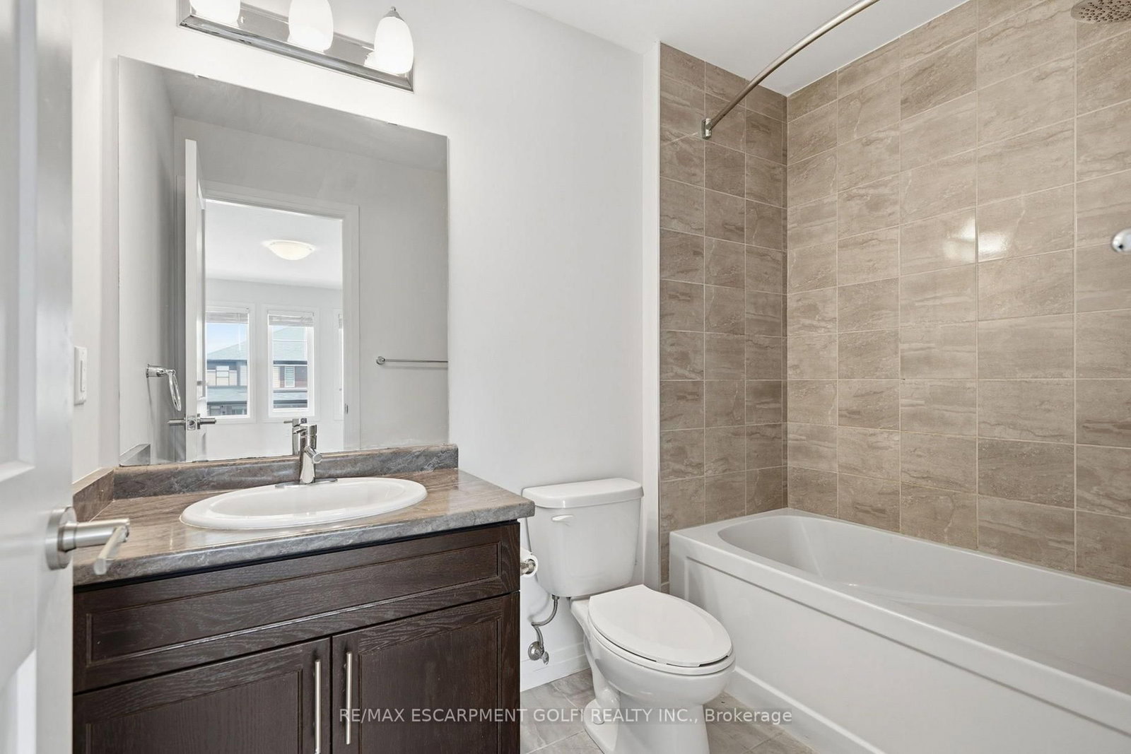 3996 CROWN Street • Lincoln, ON photo 9
