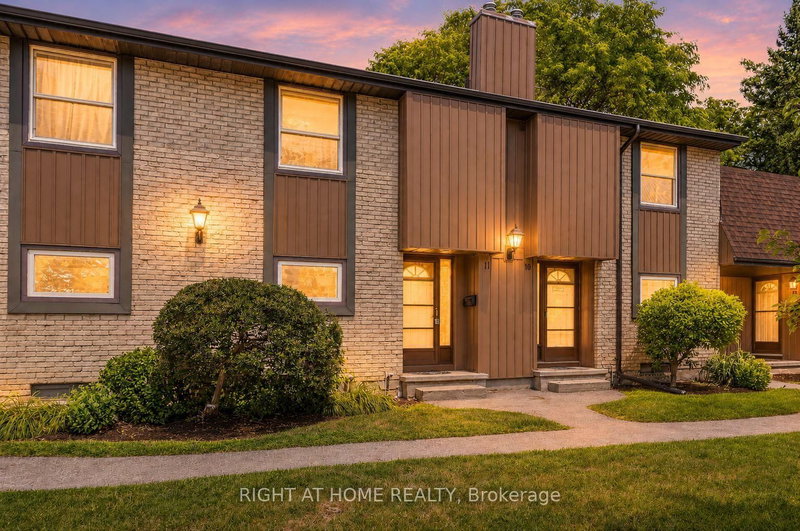 11 - 215 Glamis Road