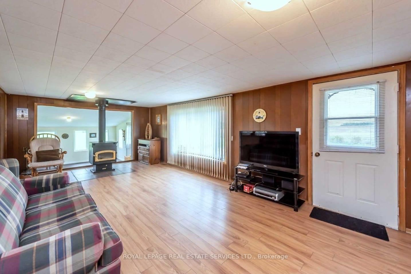 6 Upper Lake • Haldimand, ON photo 4