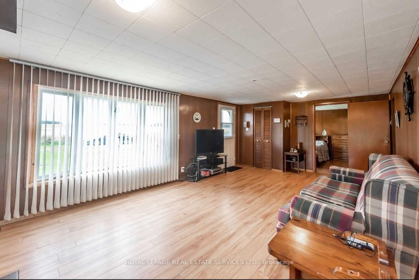 6 Upper Lake • Haldimand, ON photo 5
