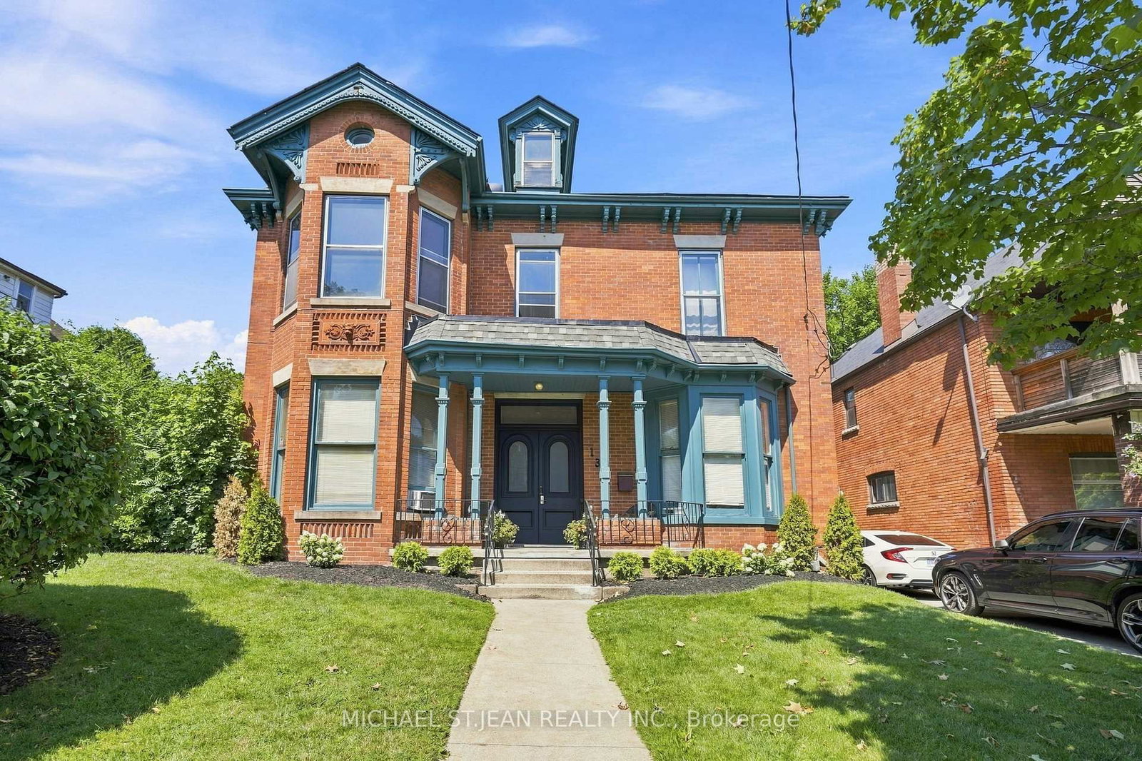 132 Emerald Street S • Hamilton, ON photo 2
