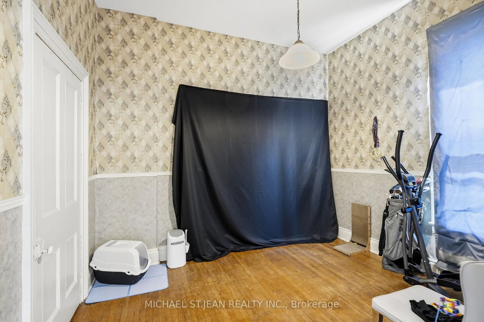 132 Emerald Street S • Hamilton, ON photo 32