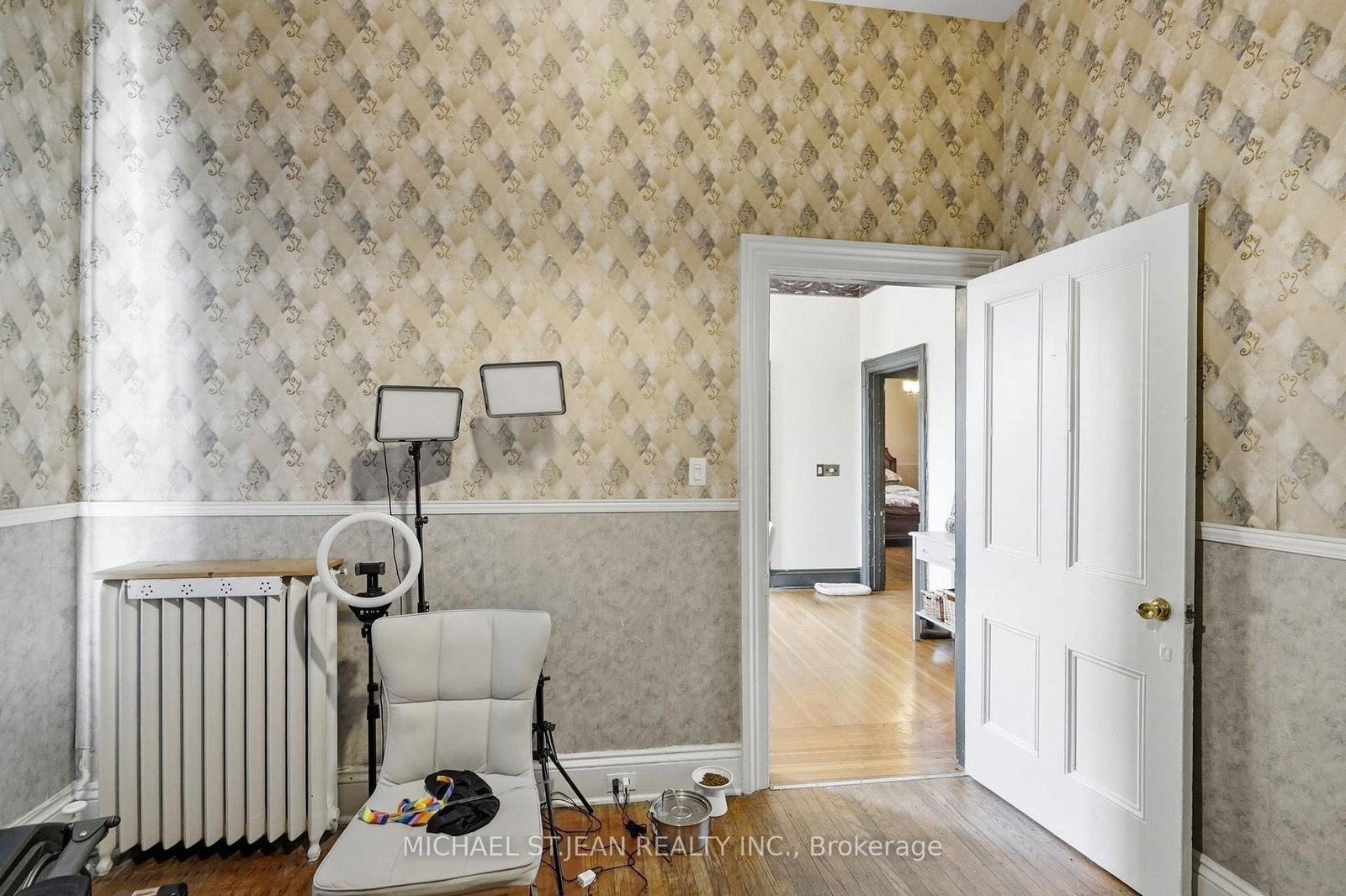 132 Emerald Street S • Hamilton, ON photo 33