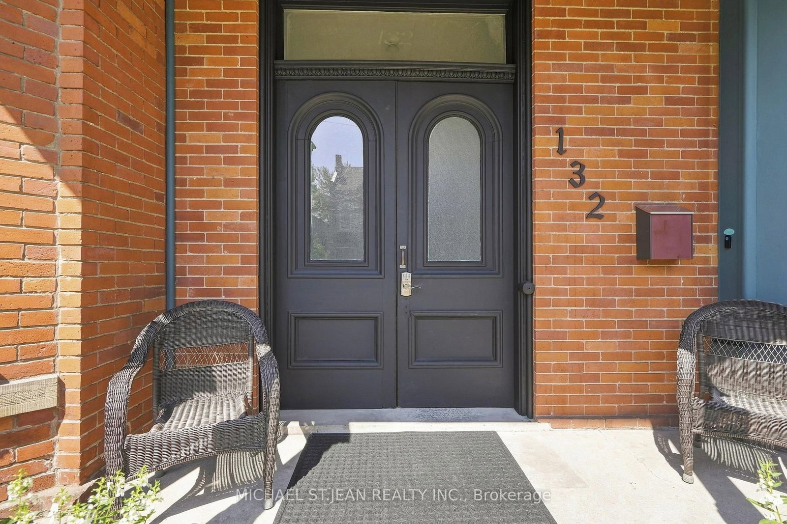 132 Emerald Street S • Hamilton, ON photo 4