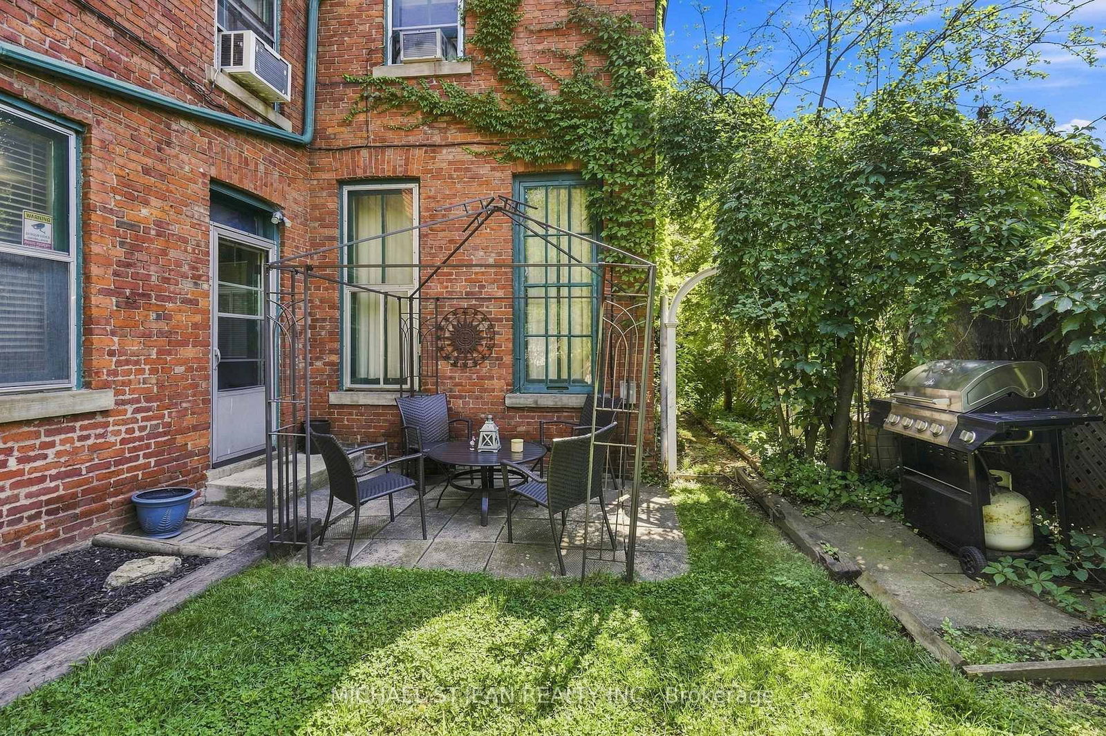 132 Emerald Street S • Hamilton, ON photo 46