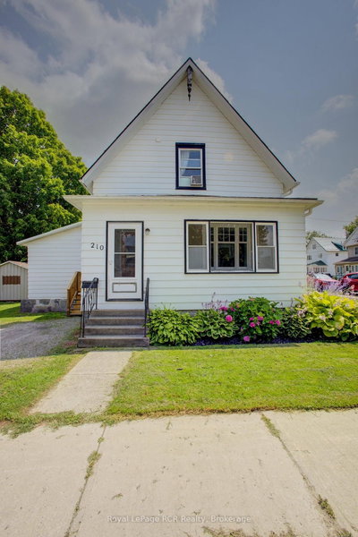 Detached House for sale at 210 Davidson Avenue, North Perth, Ontario, N4W 3A4 - Listowel - MLS: X13664486