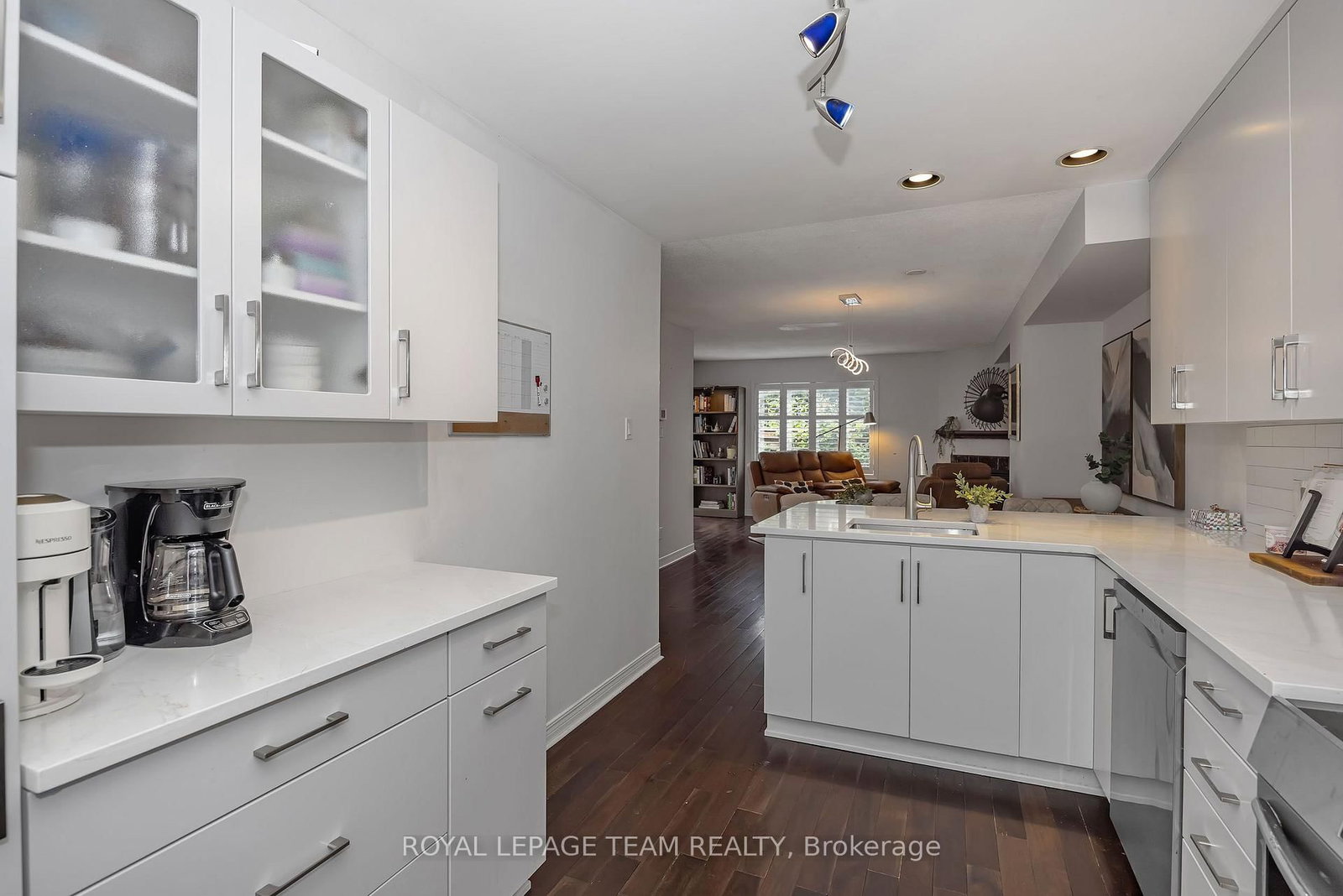 583 Tweedsmuir Avenue • #9 • Ottawa, ON photo 11