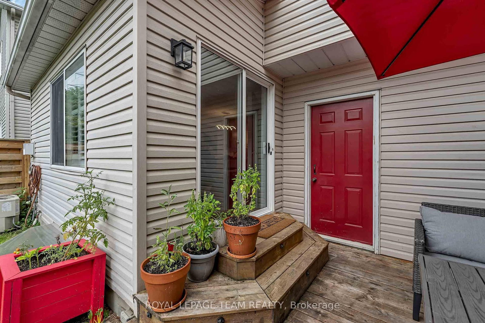 583 Tweedsmuir Avenue • #9 • Ottawa, ON photo 38