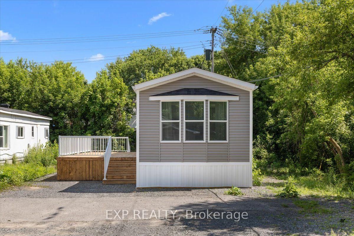 35 Vanier Road • Ottawa, ON photo 1