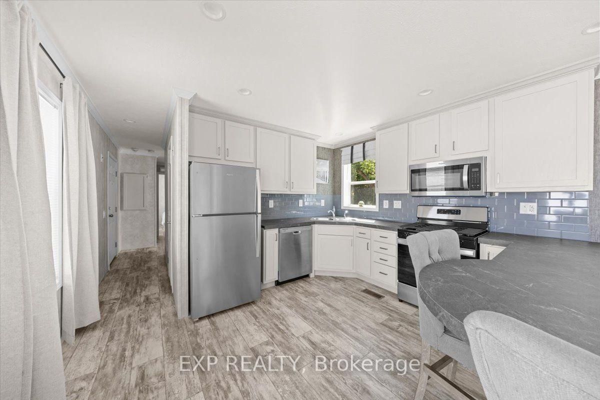35 Vanier Road • Ottawa, ON photo 11