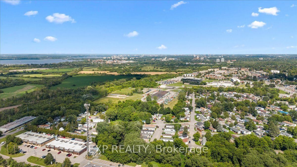 35 Vanier Road • Ottawa, ON photo 39