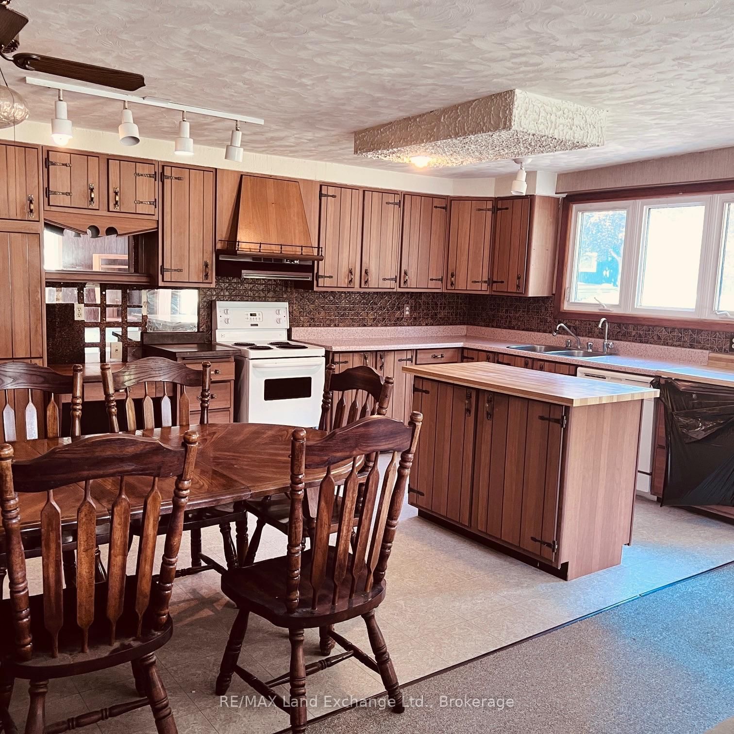 365 Lake Range Drive • Huron-Kinloss, ON photo 10