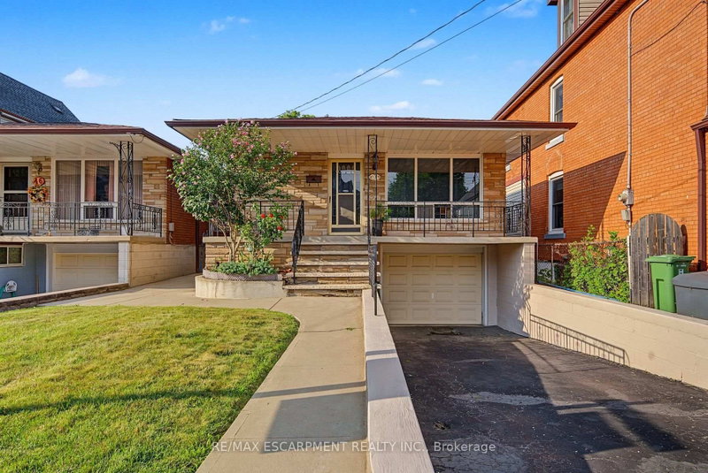 44 Tom Street