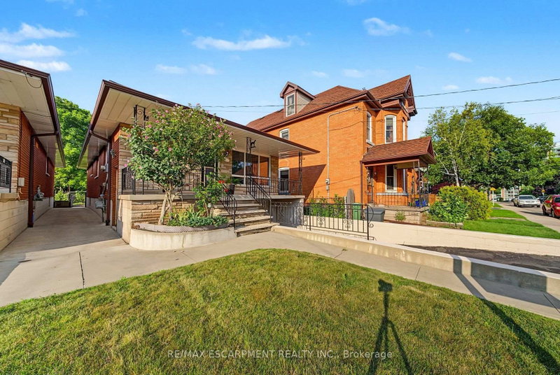 44 Tom Street
