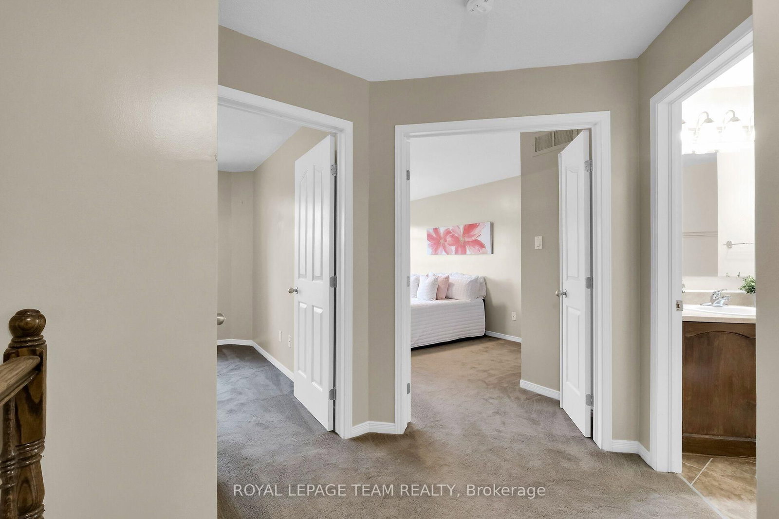 137 Corinth Private • Ottawa, ON photo 18