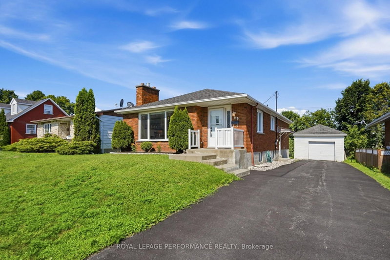 716 Cartier Boulevard