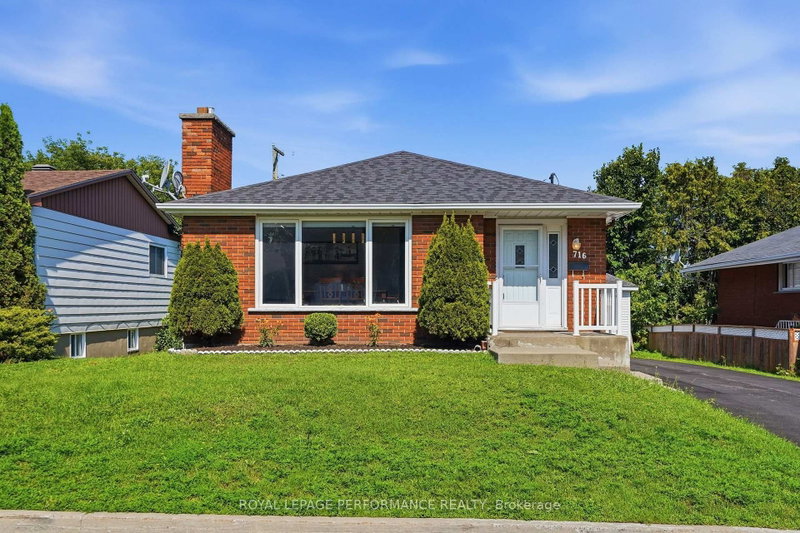 716 Cartier Boulevard