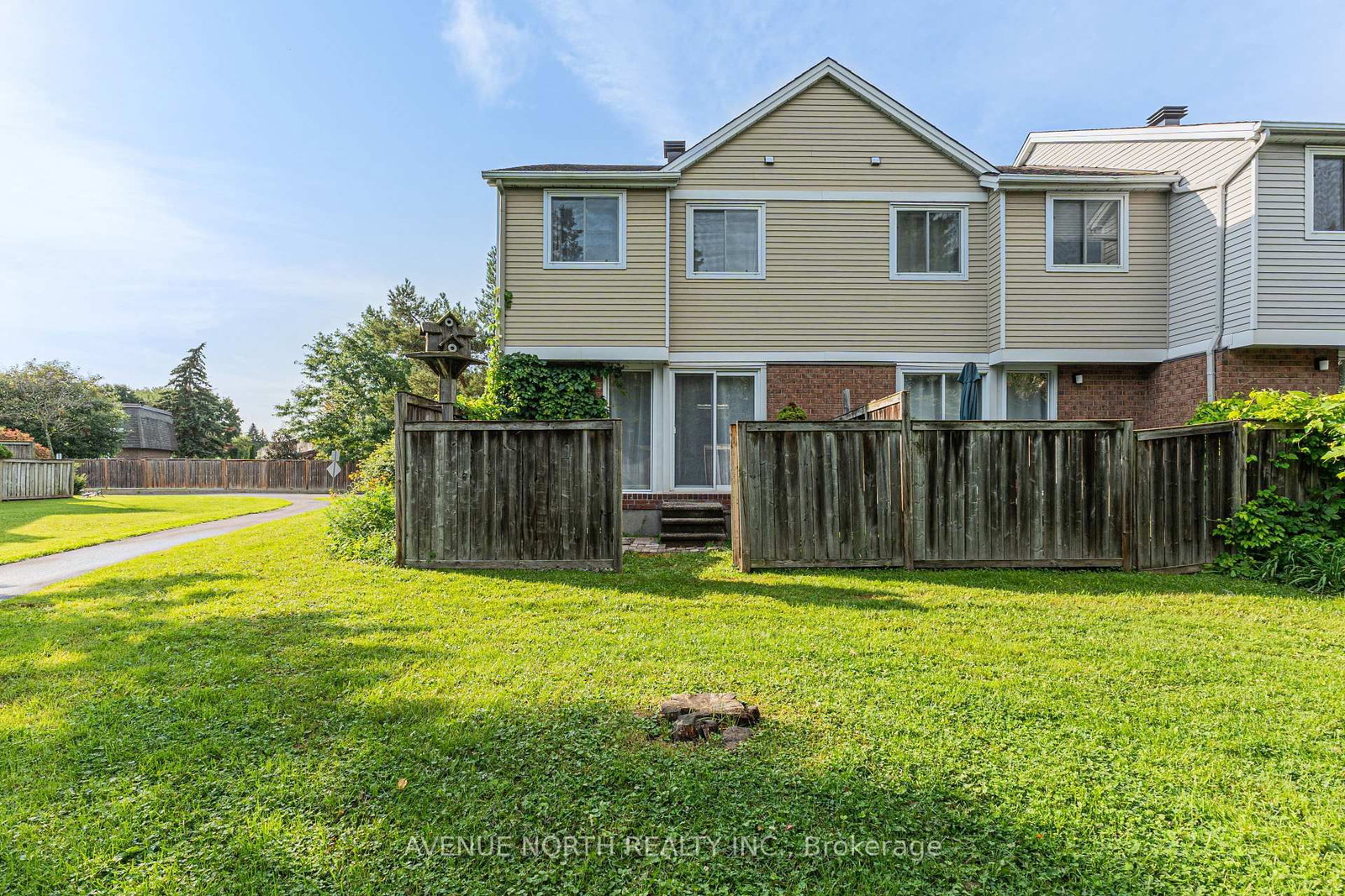 104 Bannerhill Private • #- • Ottawa, ON photo 24