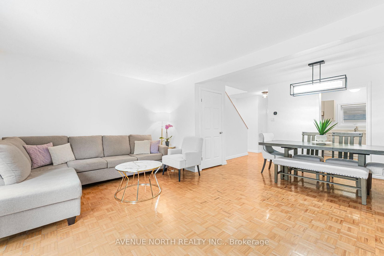 104 Bannerhill Private • #- • Ottawa, ON photo 8
