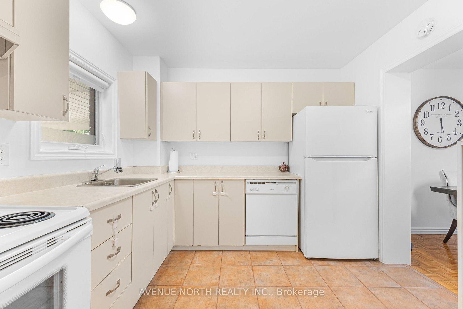 104 Bannerhill Private • #- • Ottawa, ON photo 9