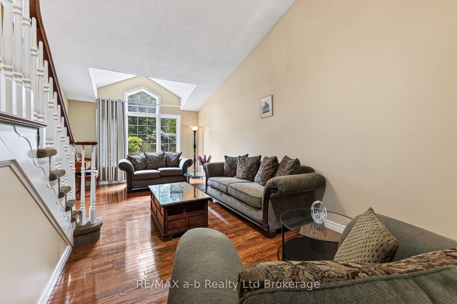 72 Indian Road • Woodstock, ON photo 19