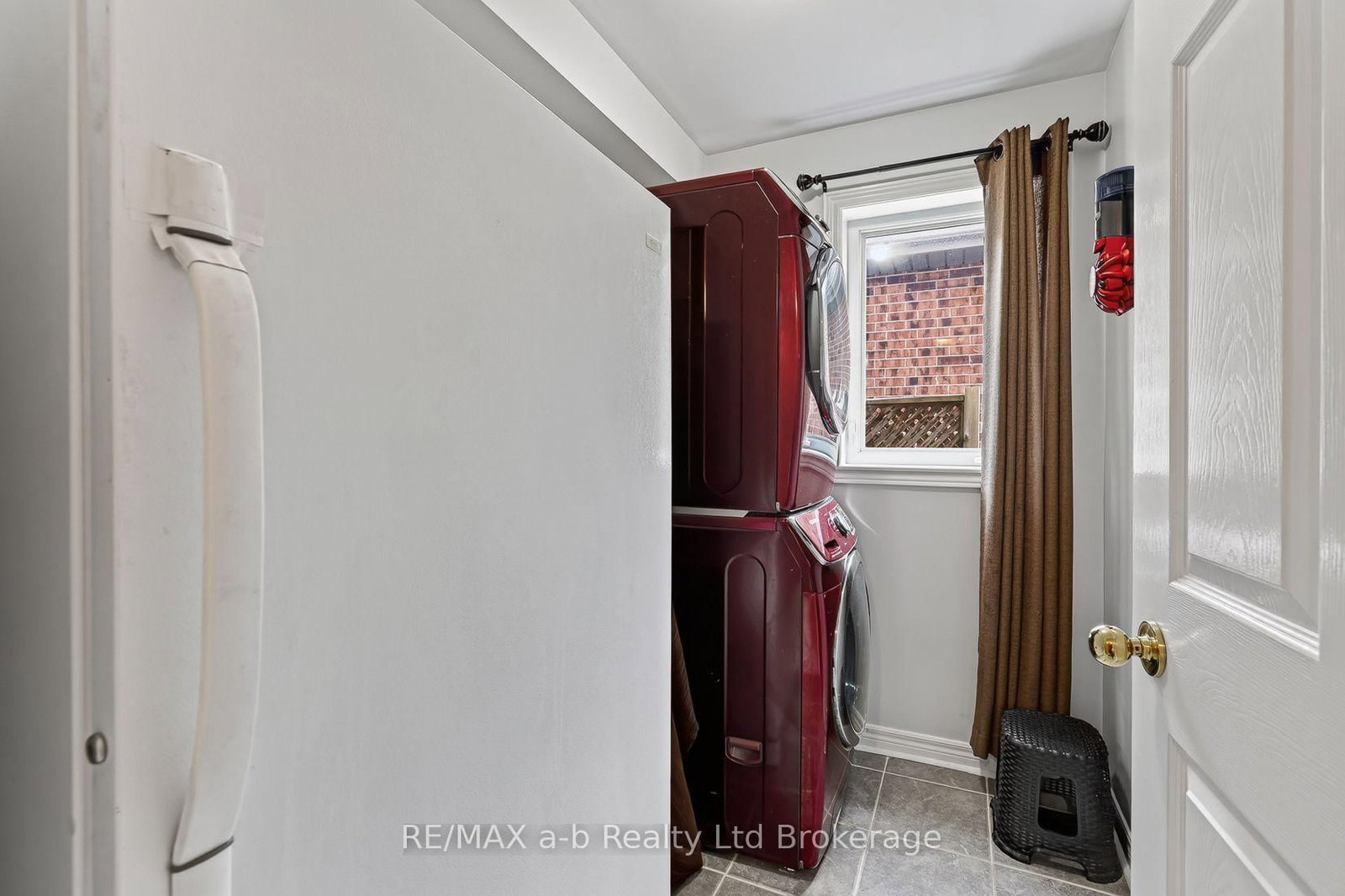 72 Indian Road • Woodstock, ON photo 30