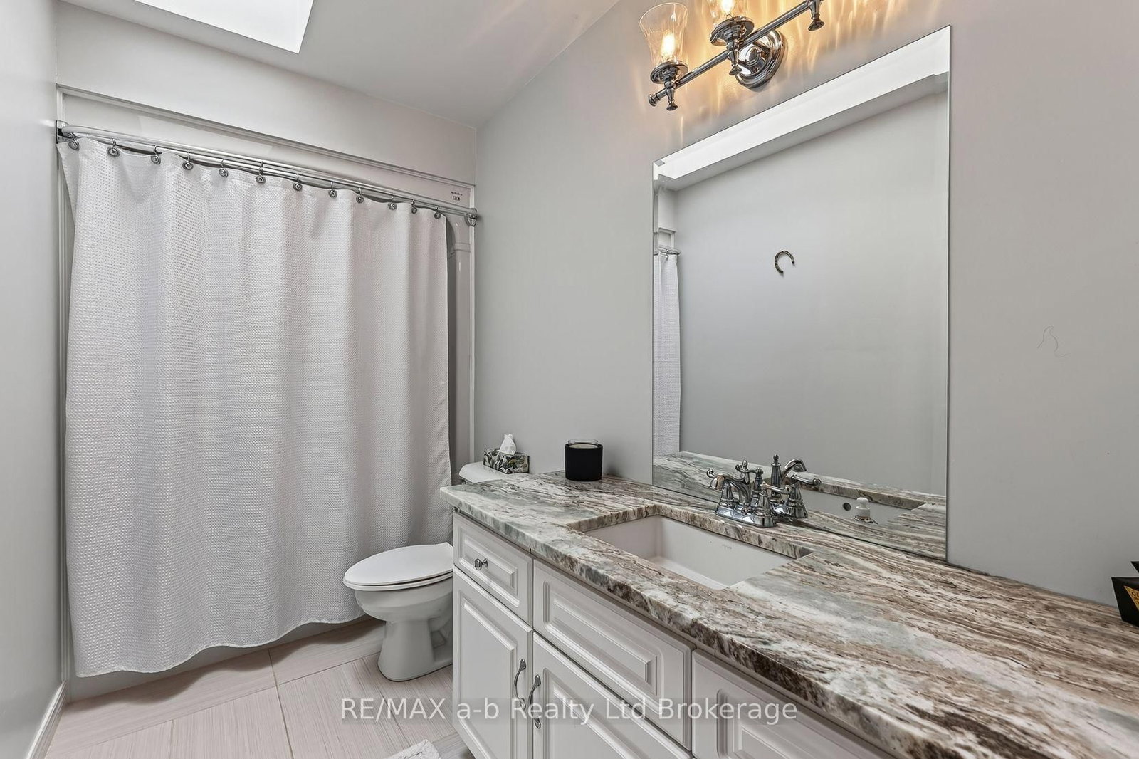 72 Indian Road • Woodstock, ON photo 32