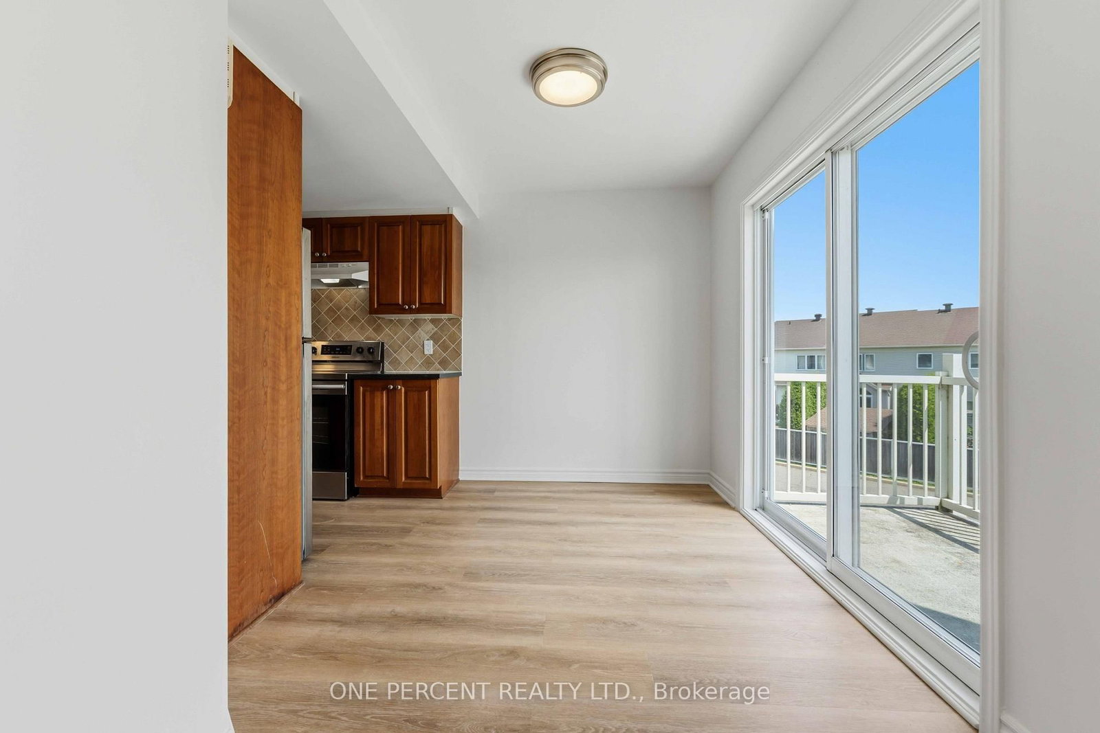 610 LAKERIDGE Drive • Ottawa, ON photo 13