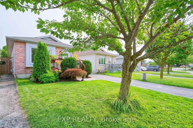 321 Simpson Crescent