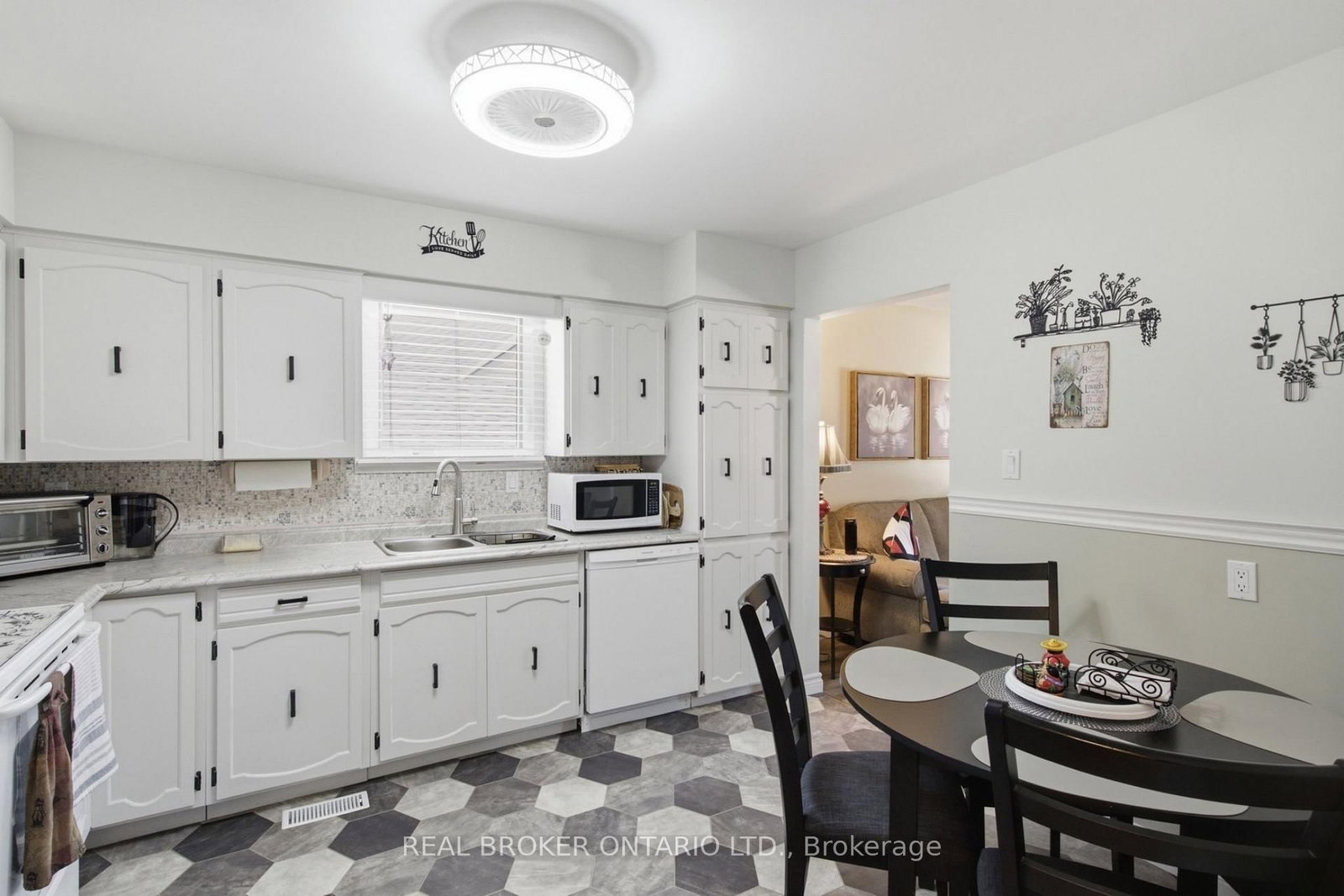 460 Wellington Avenue S • North Perth, ON photo 17