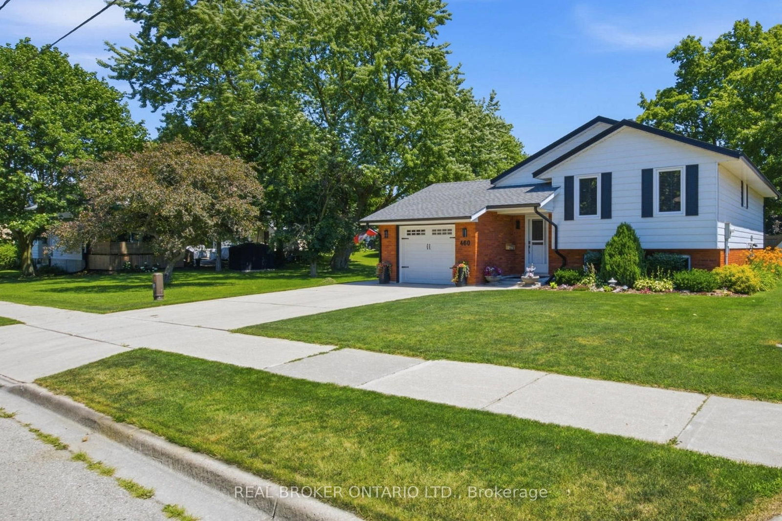 460 Wellington Avenue S • North Perth, ON photo 5