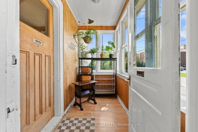 14 Heatherington Street • St. Catharines, ON photo 6