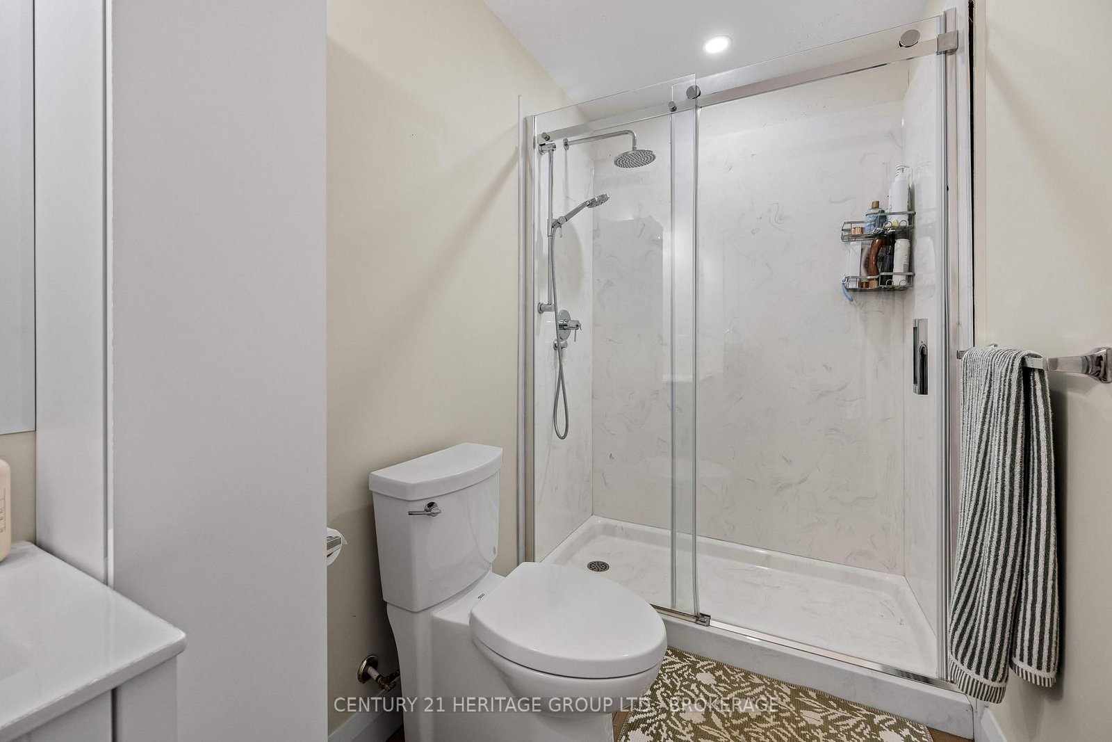925 Woodbine Road • Kingston, ON photo 16