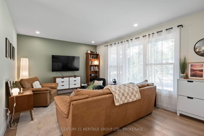925 Woodbine Road • Kingston, ON photo 4