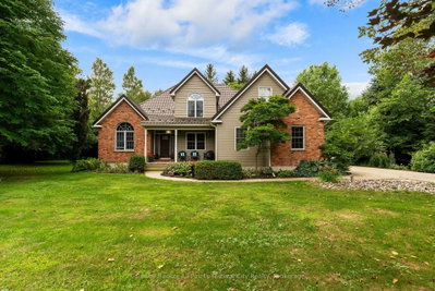 Detached House for sale at 32 Christy Street, Bluewater, Ontario, N0M 1G0 - Bayfield - MLS: X13665578