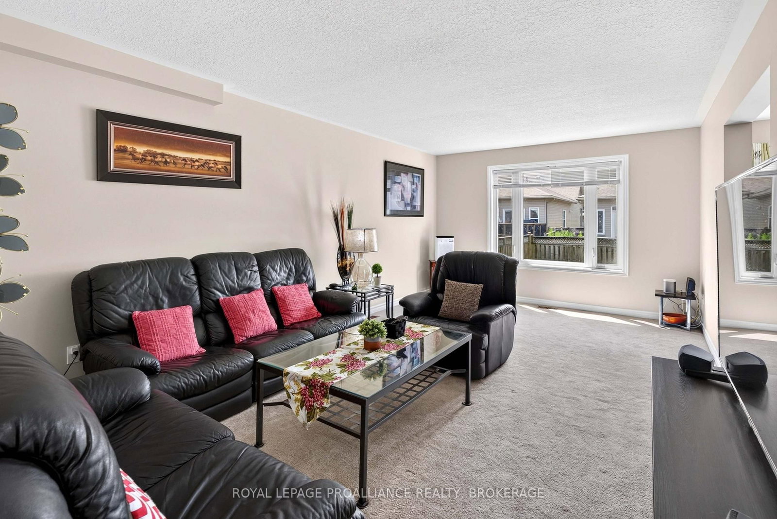 1447 Hanover Drive • Kingston, ON photo 4