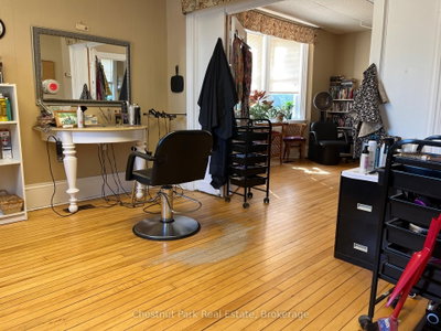 151 Royal Street • Gravenhurst, ON photo 5