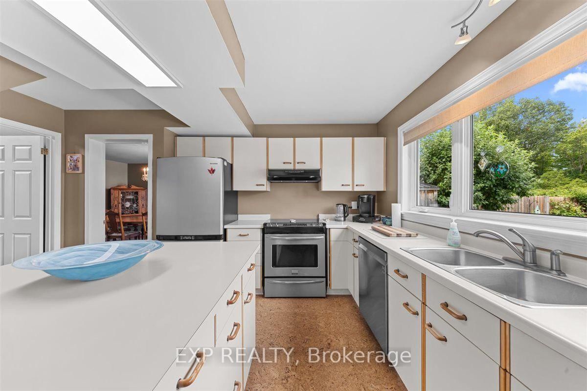2719 Wyldewood Street • Ottawa, ON photo 18