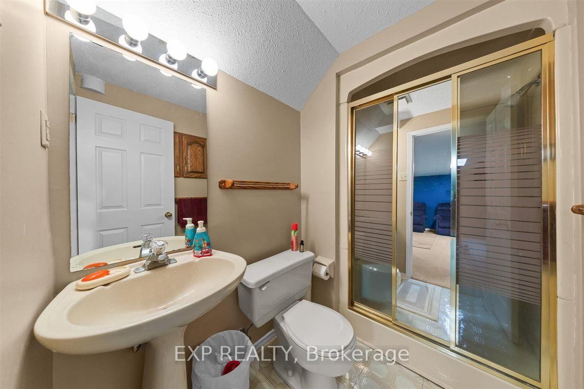 2719 Wyldewood Street • Ottawa, ON photo 38