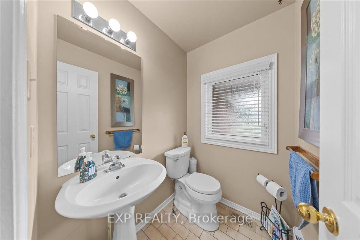 2719 Wyldewood Street • Ottawa, ON photo 6