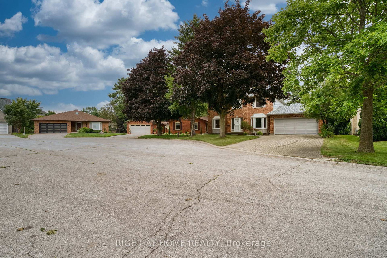 1789 Phillbrook Court • London North, ON photo 47