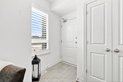 41 Carabiner Private • Ottawa, ON photo 3